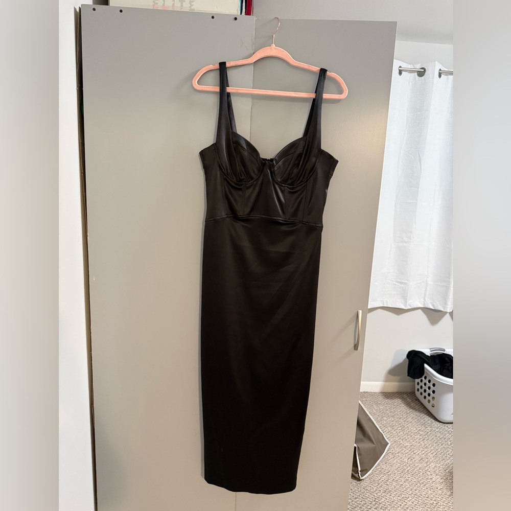 Zara Black Sleeveless Midi Dress with Structured Bust